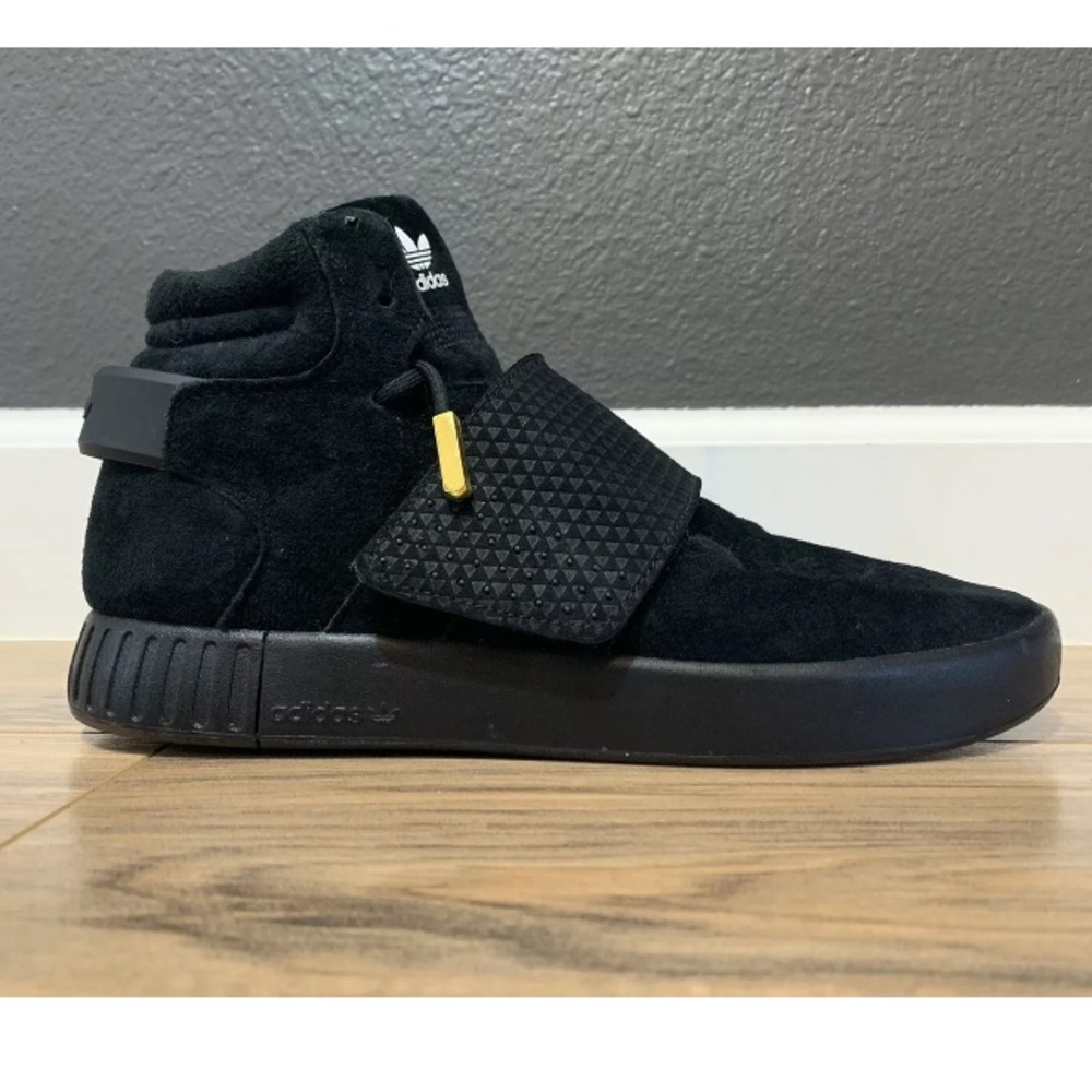 Adidas Tubular Invader Strap Sneaker Men Size 8.5 Triple Black Gum Bottom
